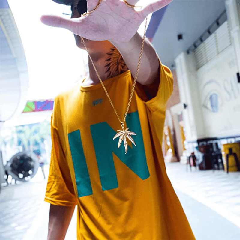 Maple leaf pendant Maple leaf pendant