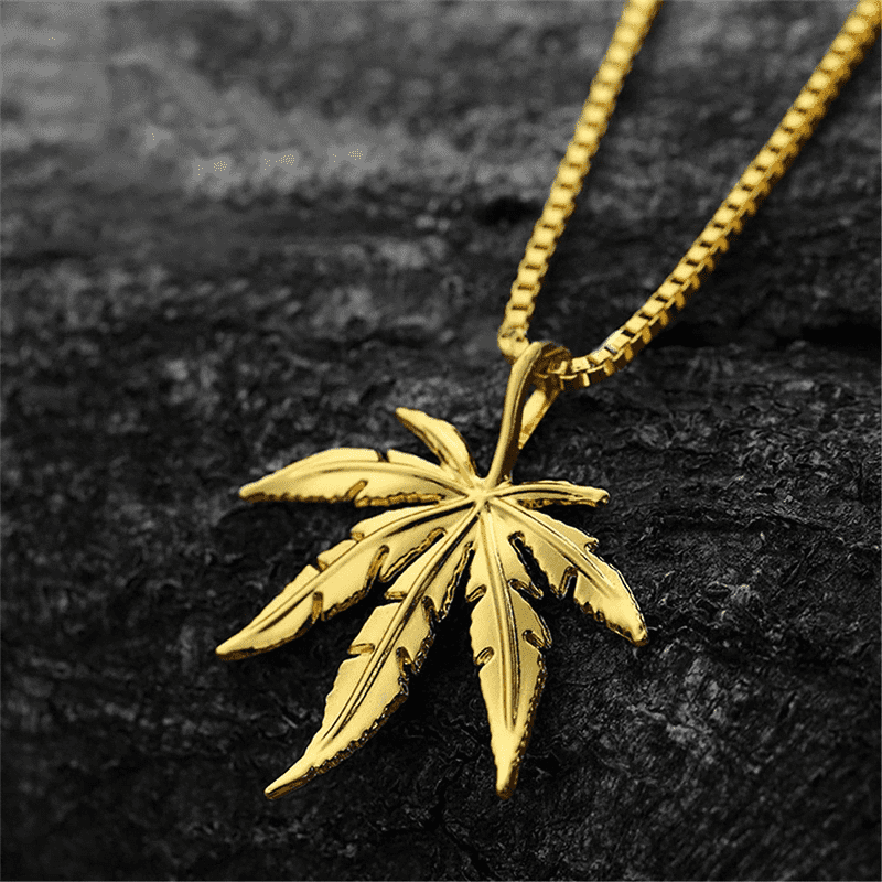 Maple leaf pendant Maple leaf pendant