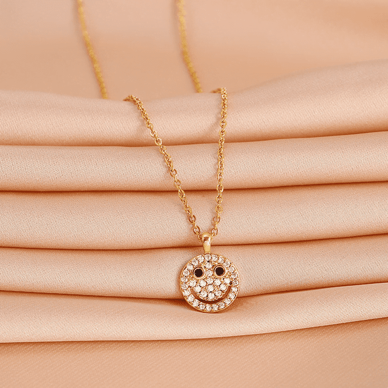 Rhinestore Smiley Face Pendant Rhinestore Smiley Face Pendant