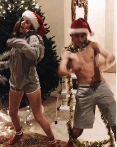 christmas-couple-picture-ideas